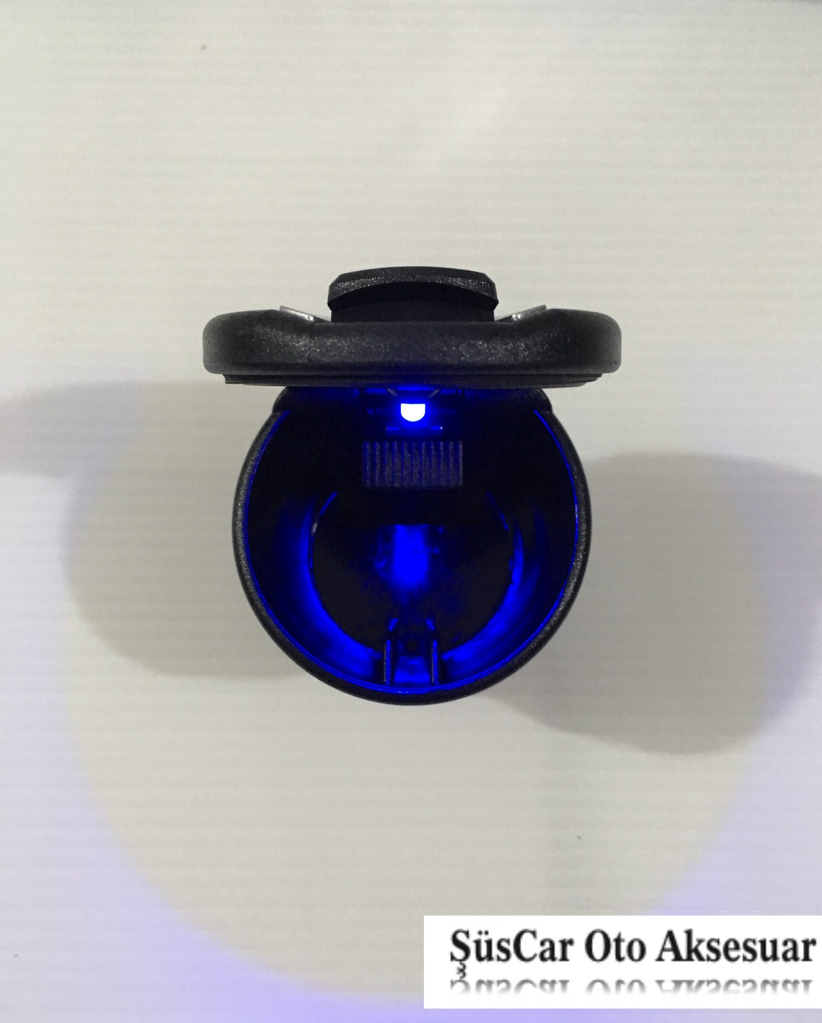 BMW Tip Mini Mavi Led Işıklı Spor Oto Araç İçi Küllük image 3