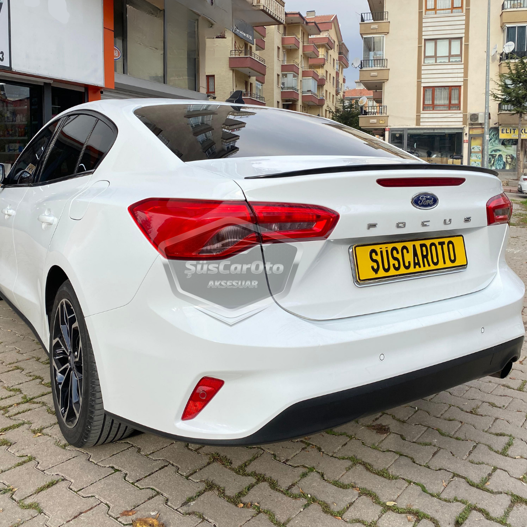 Ford Focus 4 2018 ve Sonrası Sedan Uyumlu Bagaj Üstü Spoiler Bagaj Çıtası Piano Black Parlak Siyah image 1
