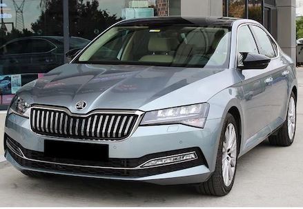 Skoda SuperB Mk3 2015-2021 Batman Yarasa Ayna Kapağı Piano Black ABS Plastik image 0