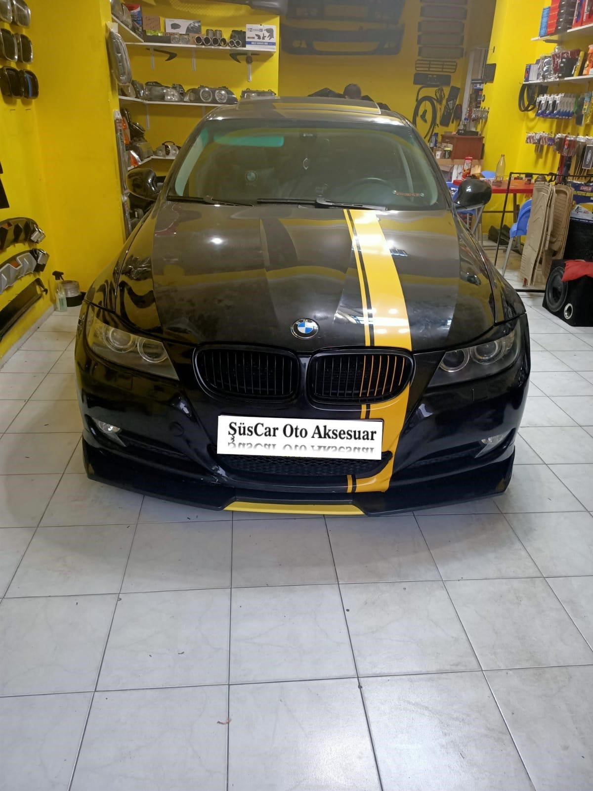 Üniversal Esnek 4 Parça Sarı Dilli Lip Piano Black Flaplı Kanatlı ABS Plastik image 1