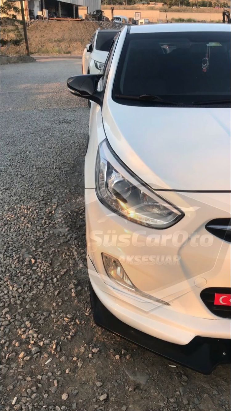 Hyundai Accent Blue Sinyalli Batman Yarasa Ayna Kapağı Piano Black ABS Plastik image 0