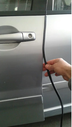 Araç Kapı Koruma Fitili Çarpma Çizik Önleyici Fitil U Tip Siyah 5 Metre image 3